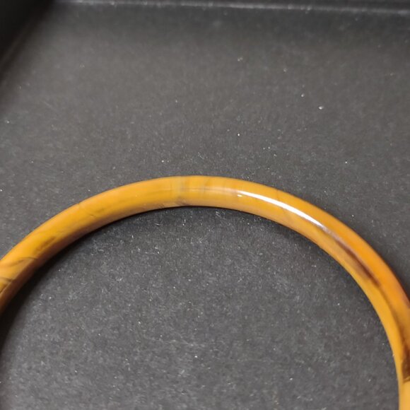 Caramel Colored 8.5 Inch Glass Bangle - Picture 9 of 14
